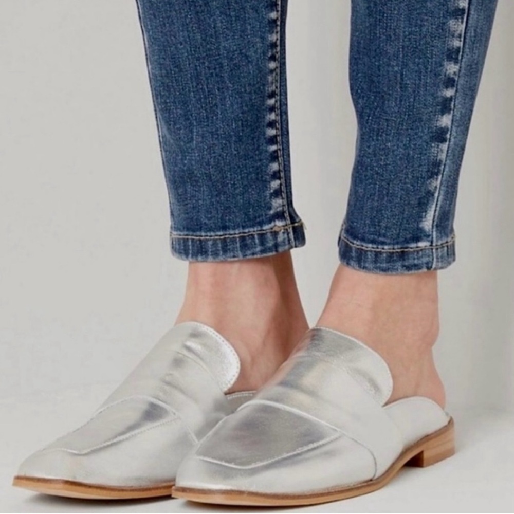 NEW w/box Free People Mules (Silver) - Picture 1 of 6